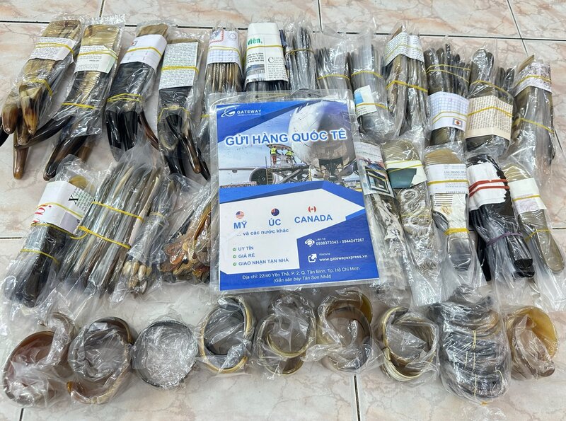 Gửi lược sừng thủ công