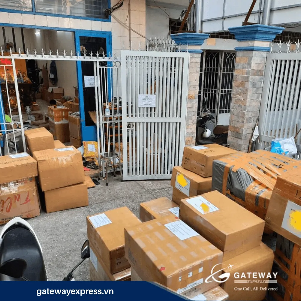 Kho hàng Gateway Express sẵn sàng giao