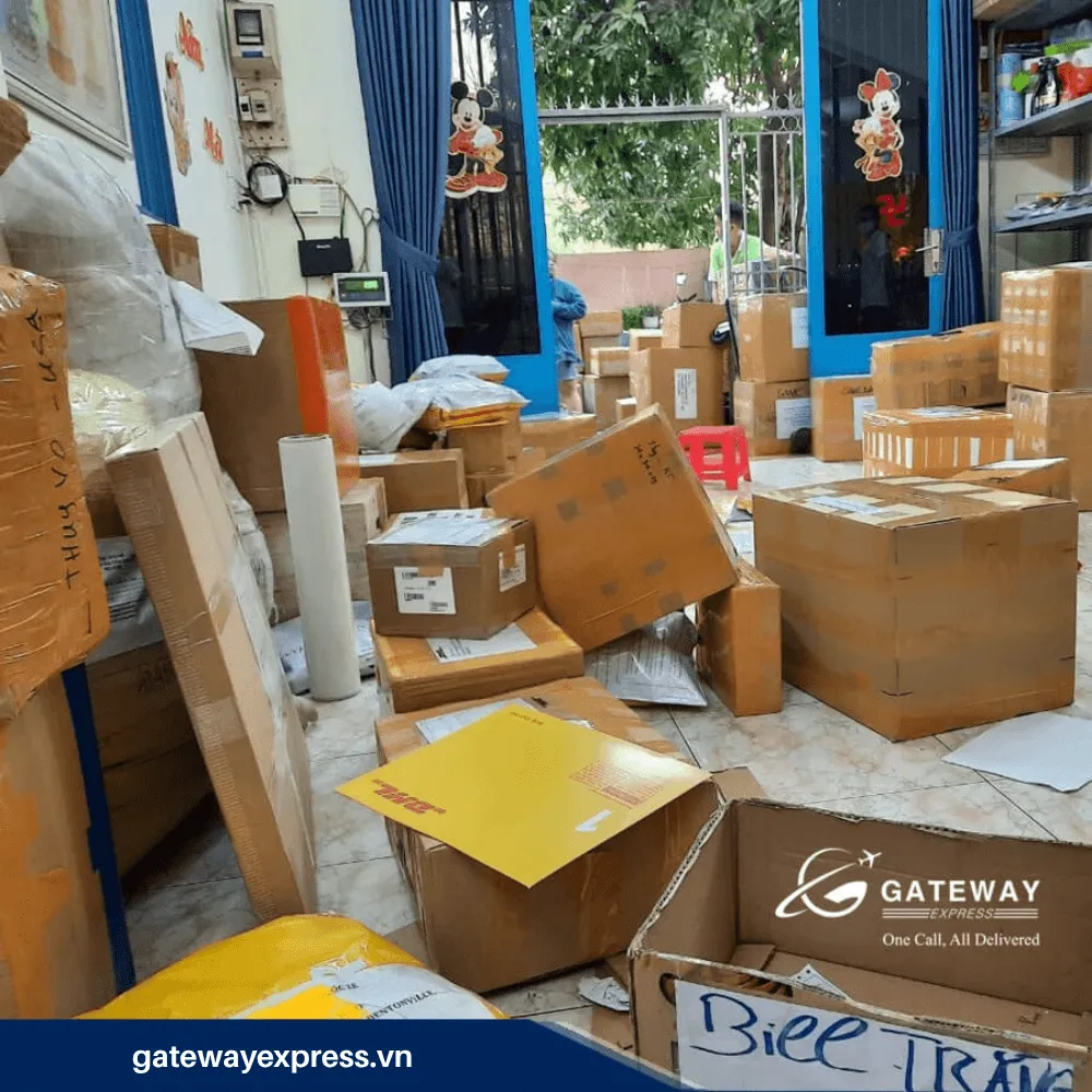 Kho hàng chờ vận chuyển quốc tế